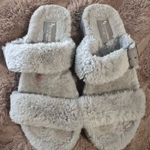 Koolaburra Soft Gray Fur Slippers